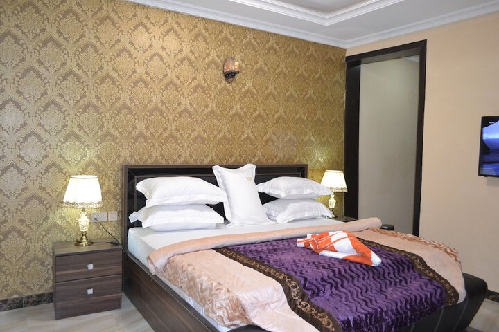 Room 19 of 27