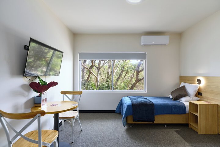 Room 6 of 22