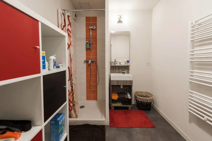 Room 8 of 23