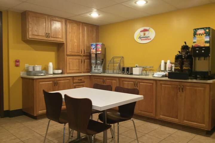 Breakfast area