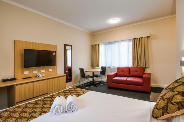 Room 9 of 35