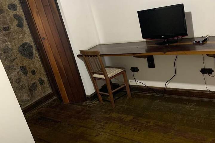 Room 14 of 31
