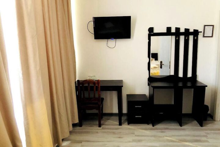 Room 7 of 16