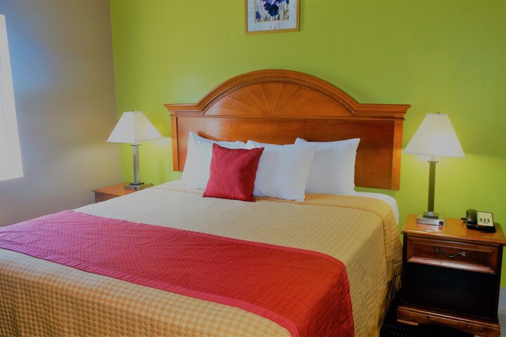 Room 17 of 37