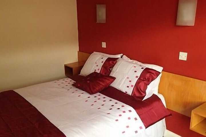 Room 2 of 7