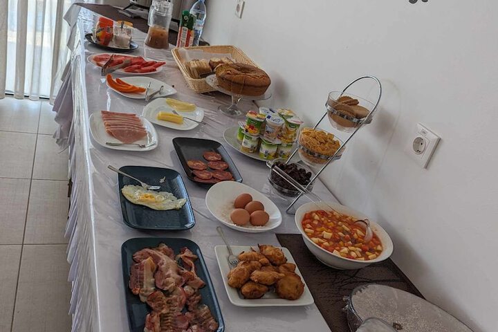 Dining 12 of 19