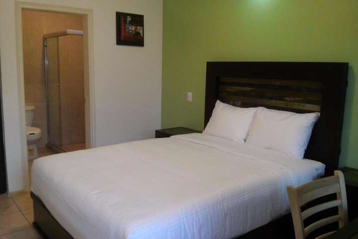 Room 13 of 34