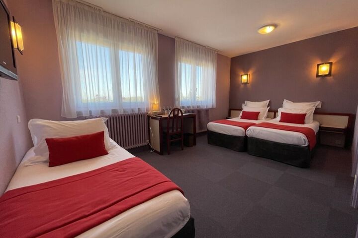 Room 12 of 33