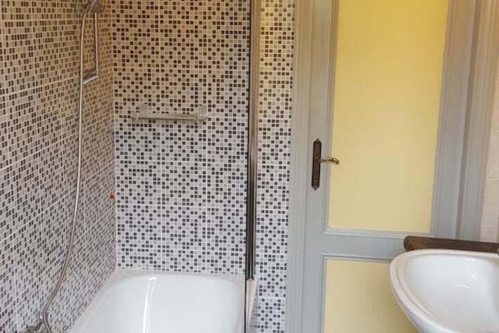Room 12 of 49