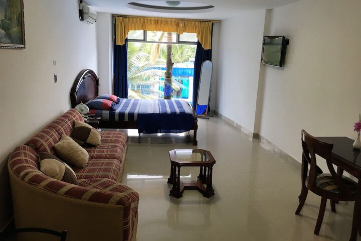 Room 9 of 30