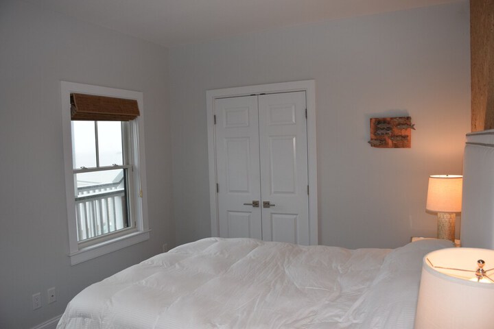 Room 14 of 168