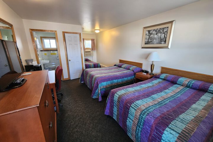 Room 8 of 28