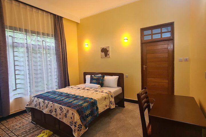 Room 9 of 38