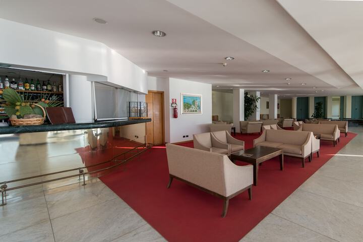 Lounge 42 of 64