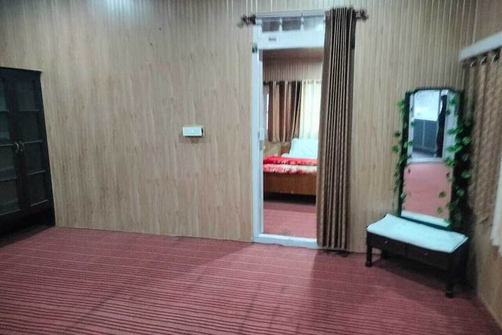 Room 19 of 82