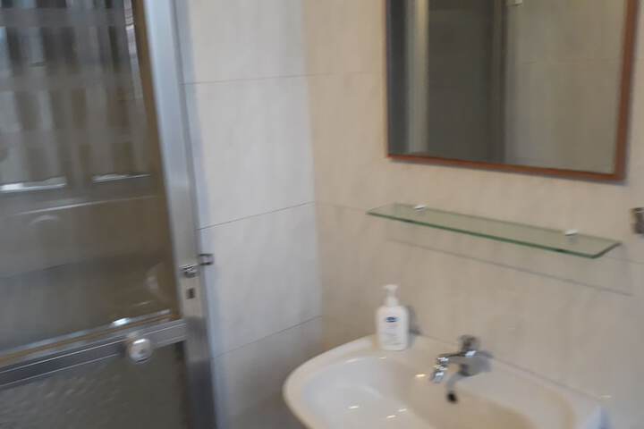Room 20 of 34