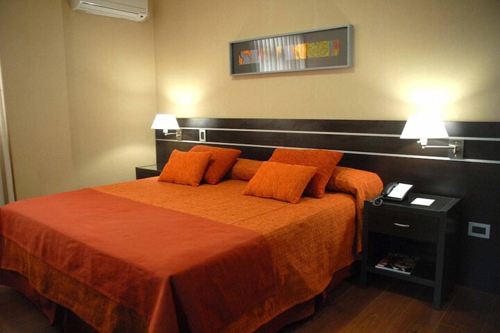 Room 7 of 37
