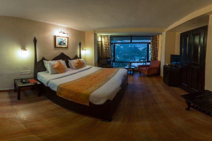 Room 10 of 148