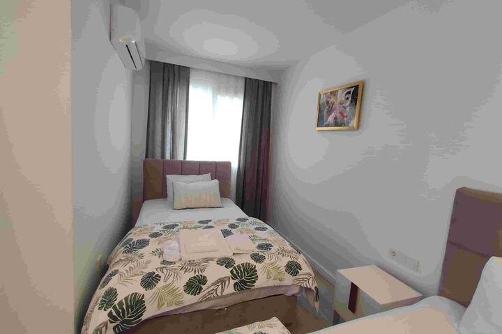 Room 37 of 59