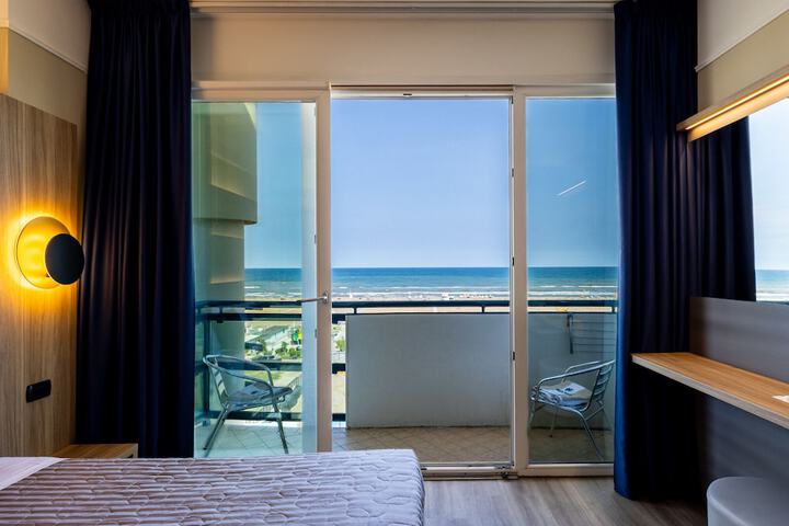 Room 7 of 44