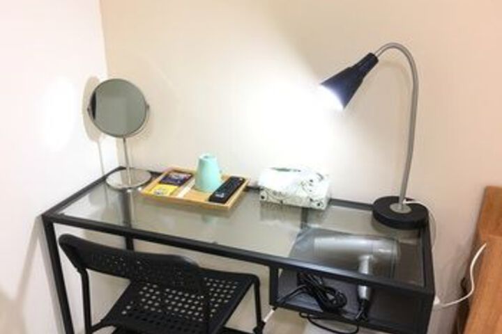 Room 17 of 34