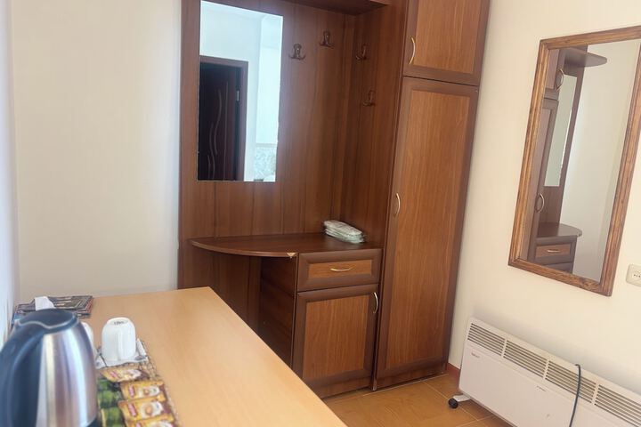 Room 8 of 75