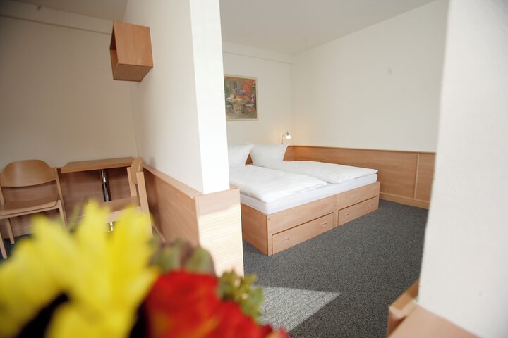 Room 4 of 15