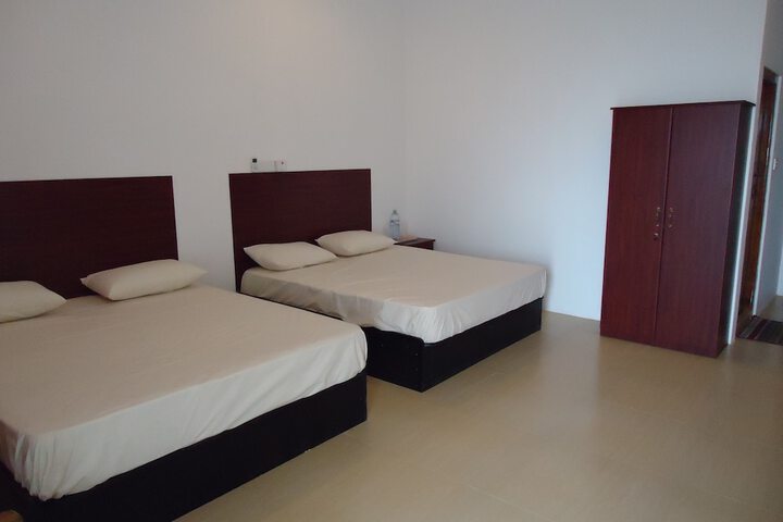 Room 9 of 35