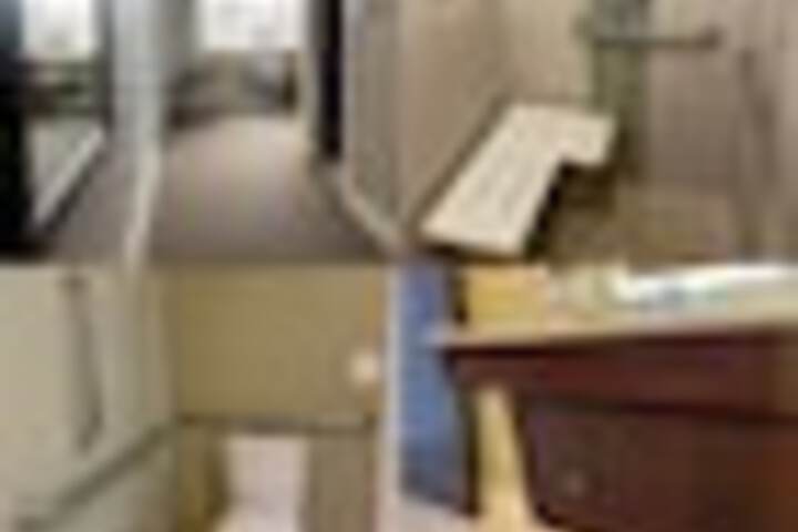 Room 26 of 285