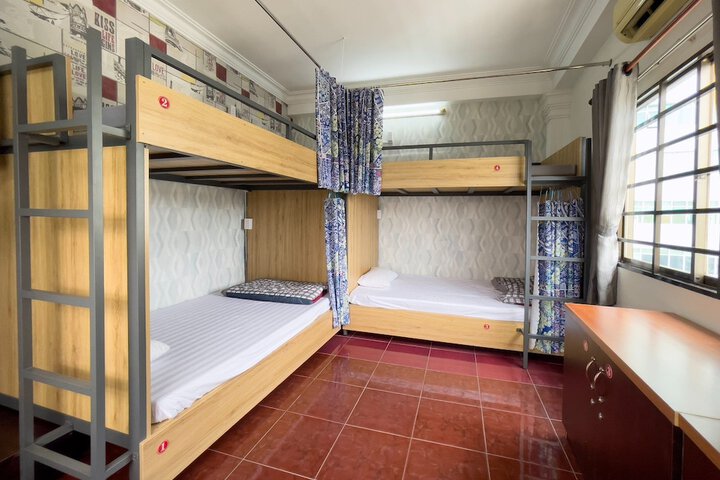 Room 14 of 33