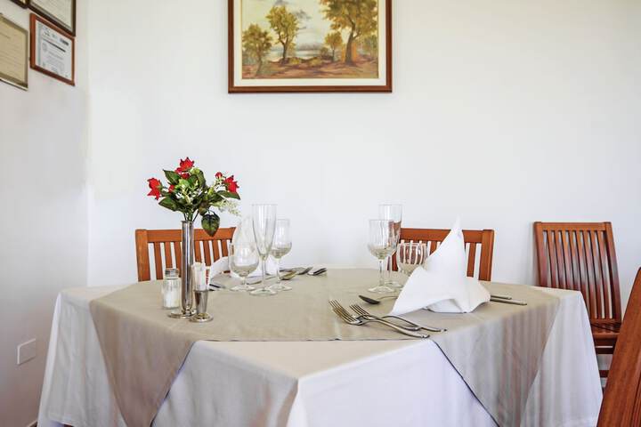 Dining 46 of 57