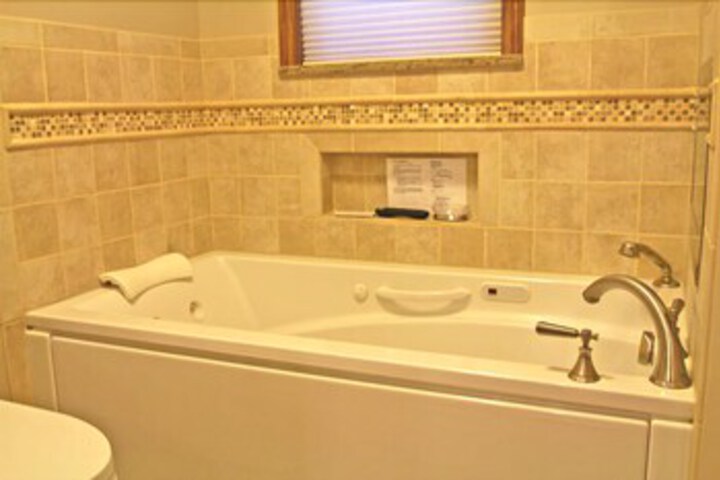 Room 4 of 15