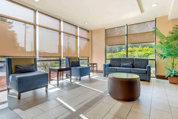 Entrance & Lobby