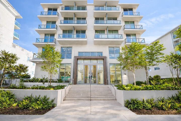Dolce by Wyndham Miami Beach in Miami Beach, FL