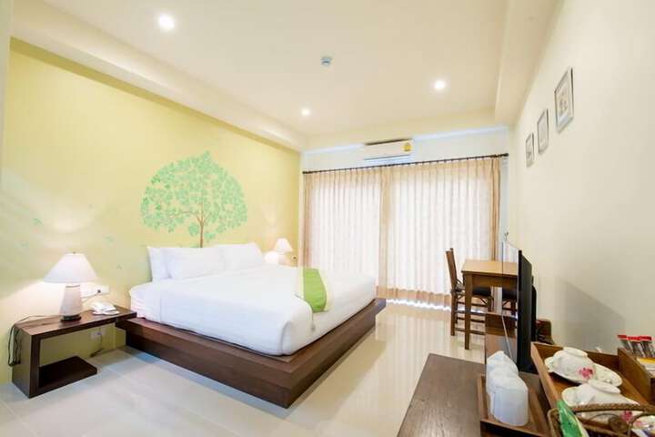 Room 13 of 76