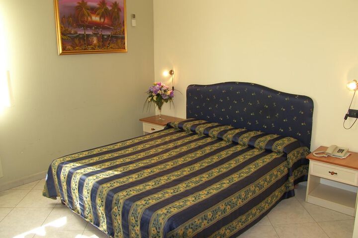 Room 16 of 47