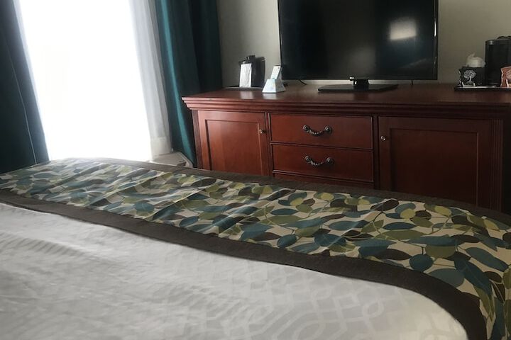 1 King Bed (16 of 21)