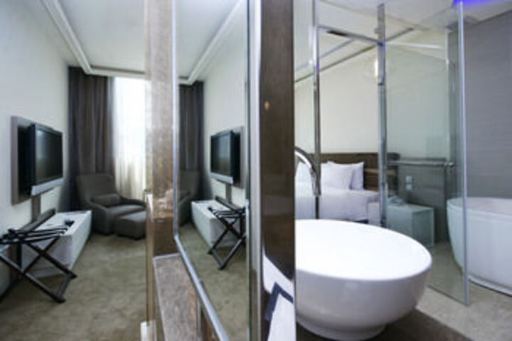 Room 26 of 49
