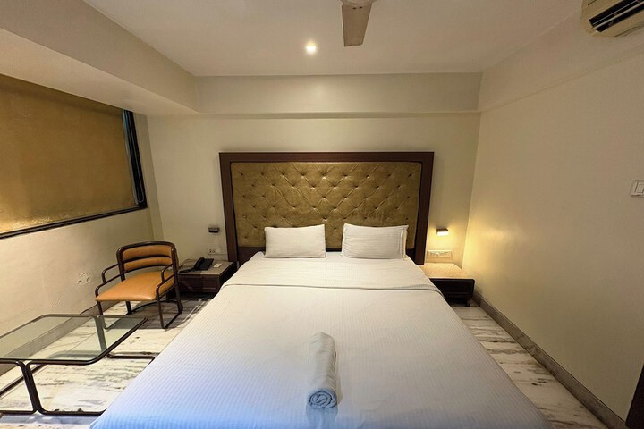 Room 19 of 33
