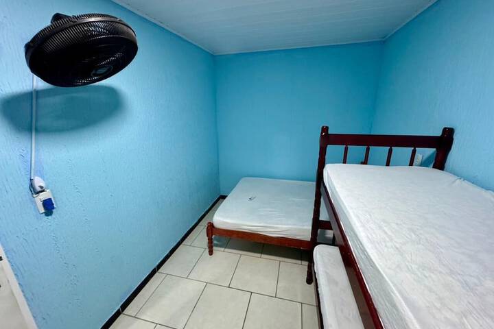 Room 3 of 85