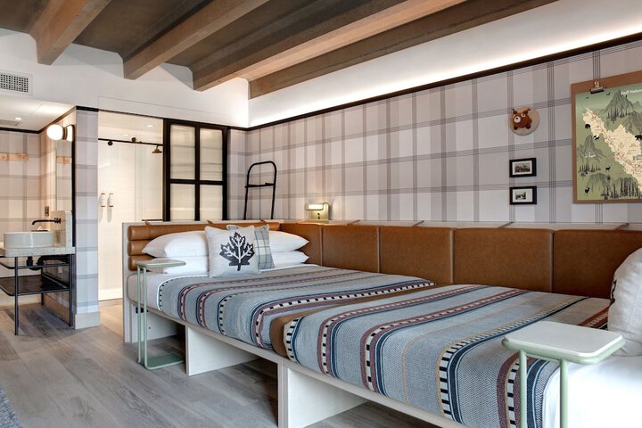 Room 14 of 62