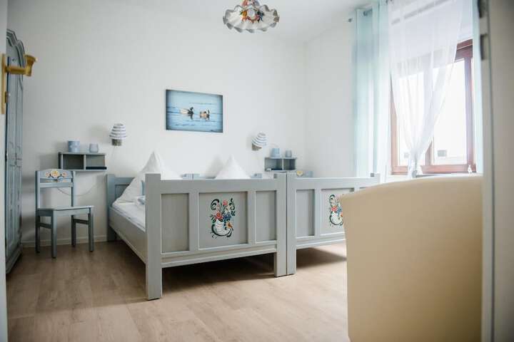 Room 9 of 48