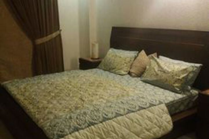 Room 15 of 32