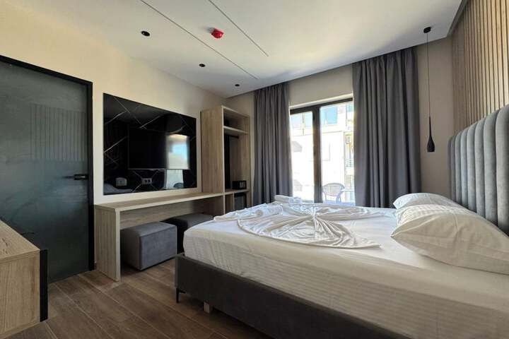 Room 42 of 85