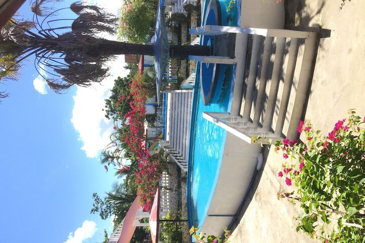 Pool 18 of 20