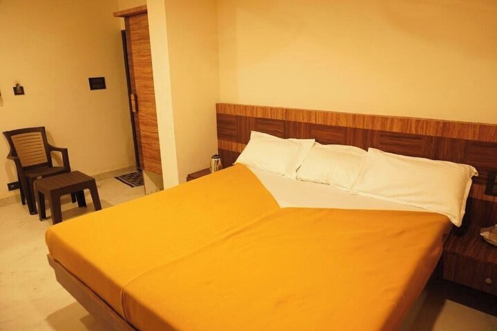 Room 8 of 32