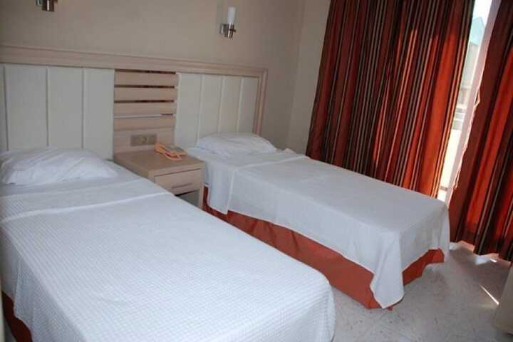 Room 6 of 44
