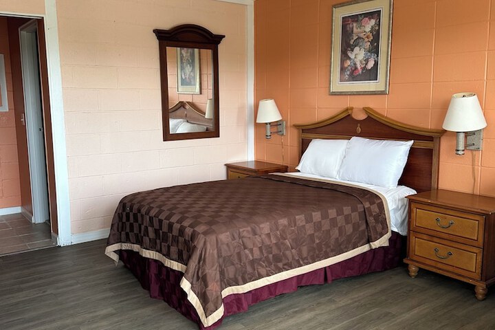 Room 2 of 15