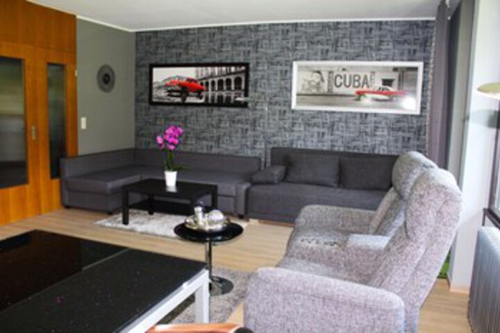 Room 10 of 18