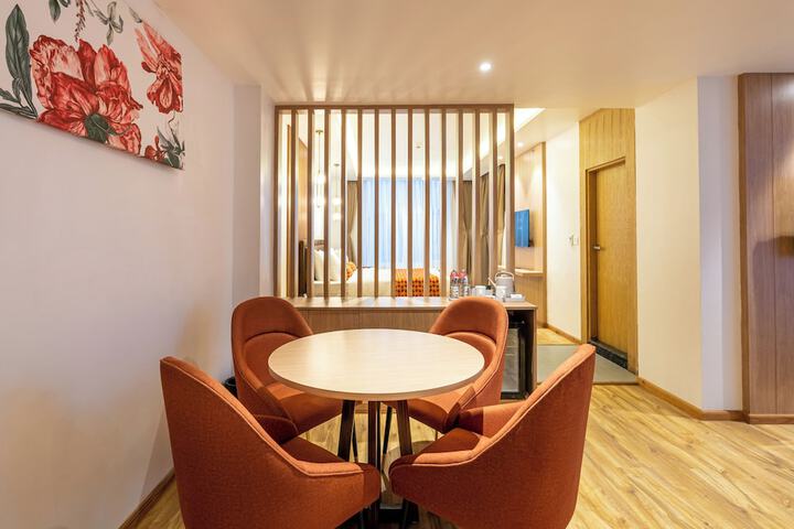 Room 80 of 147